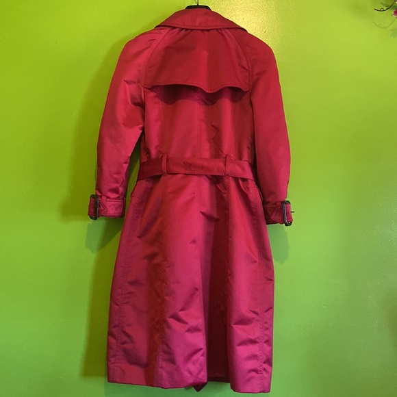 AUTHENTIC Red Burberry trench coat - Picture 6 of 11
